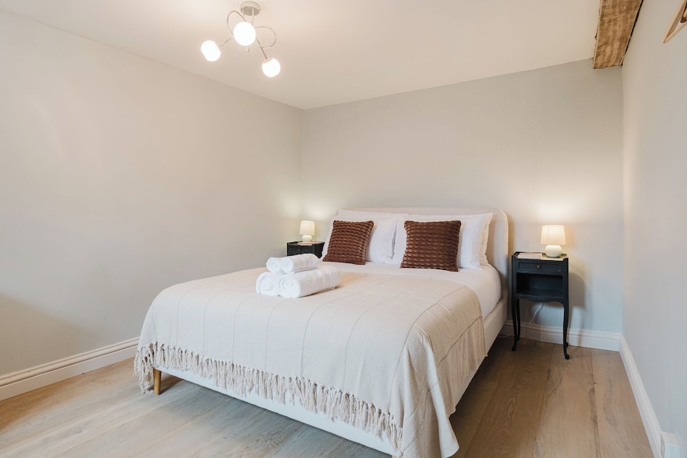 Mulberry Cottage 5BD in Wiltshire