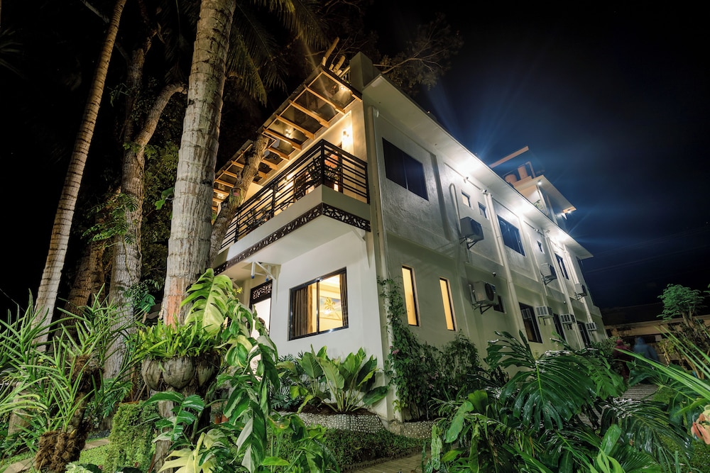 LOBOC RIVERSIDE INN and RESTAURANT