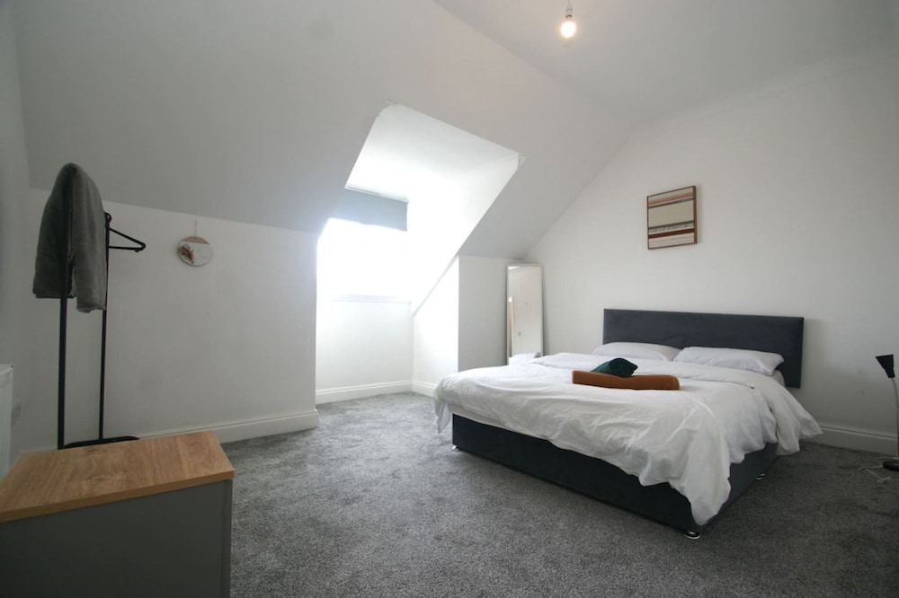 Snug Margate Apartment view 4