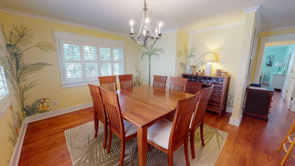 Thirst N' Howl by Tybee Vacation Rentals