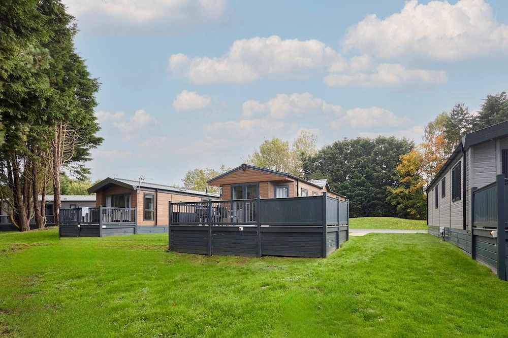 Host Stay Pine Lodge