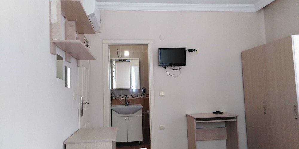 Photo 6