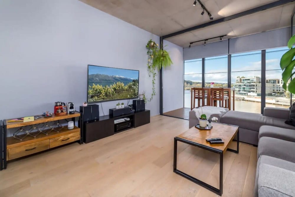 Stunning 1BR Apartment With Water Views