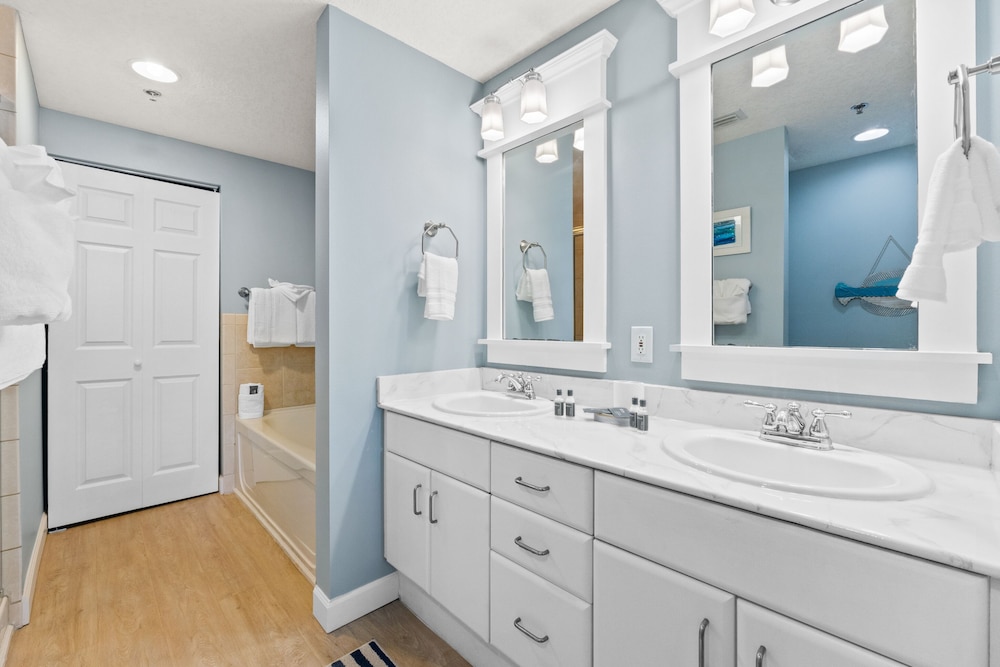 Grand Panama Beach Resort by Panhandle Getaways