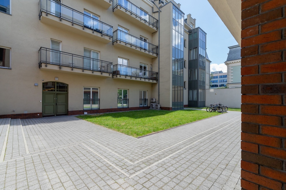 Apartment Krakow Arianska 4 by Renters view 3