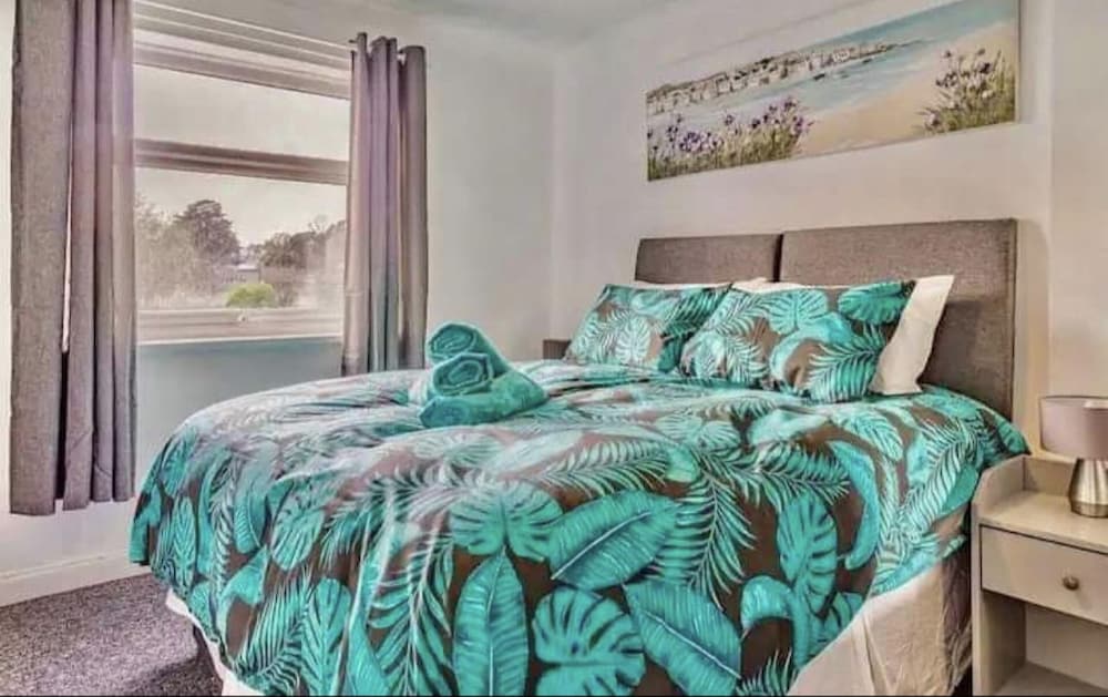 Lovely Apartment 1 King 4 Single Beds view 3