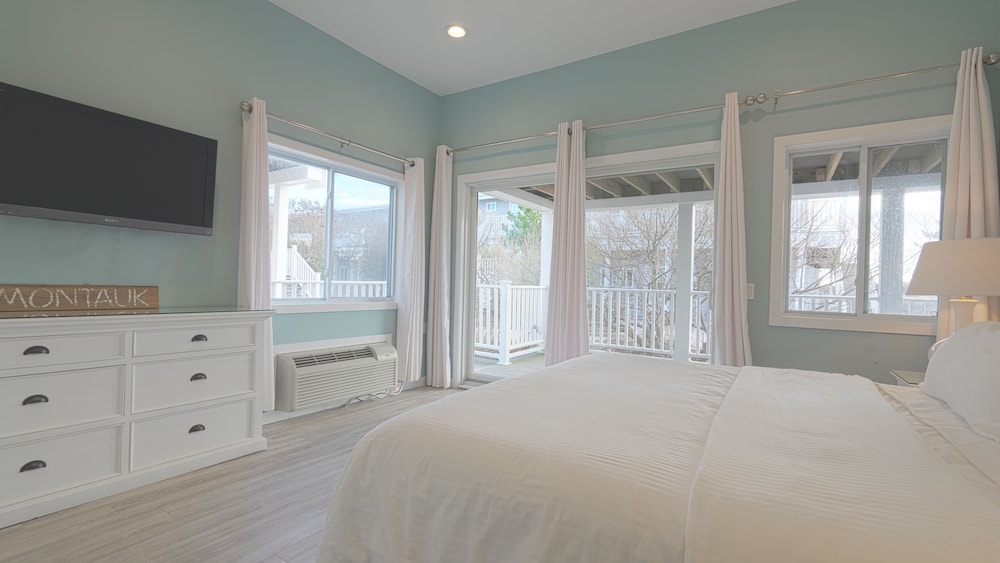 Sea Crest Resort