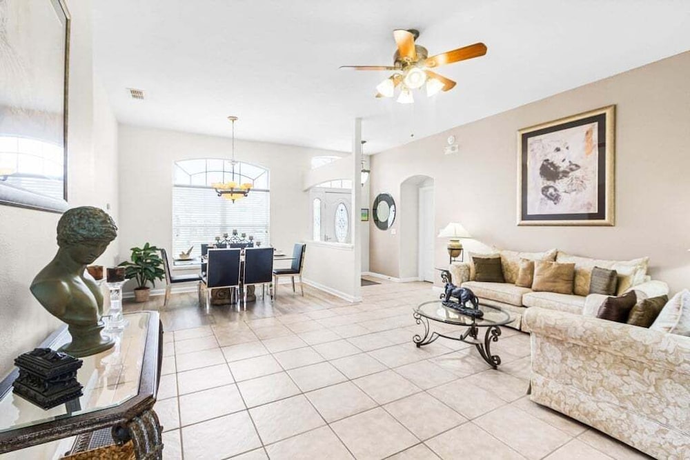 4 Bed Pool Home, Pool Table & More 4 Bedroom Villa