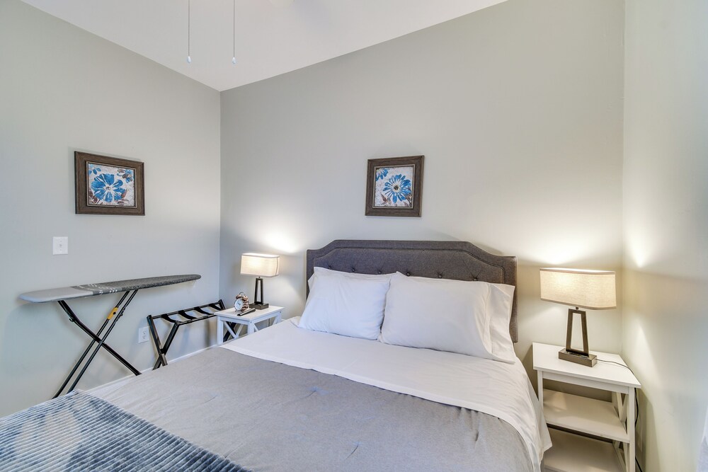 2 Mi to Dtwn: Syracuse Gem w/ Screened Porch