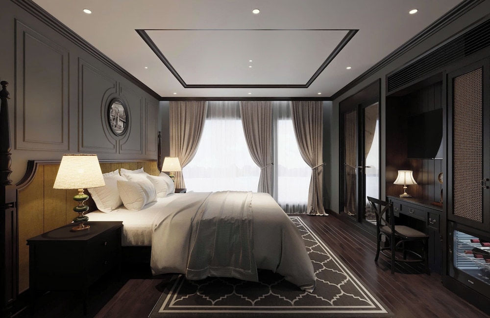 Aime'e Luxury Cruise