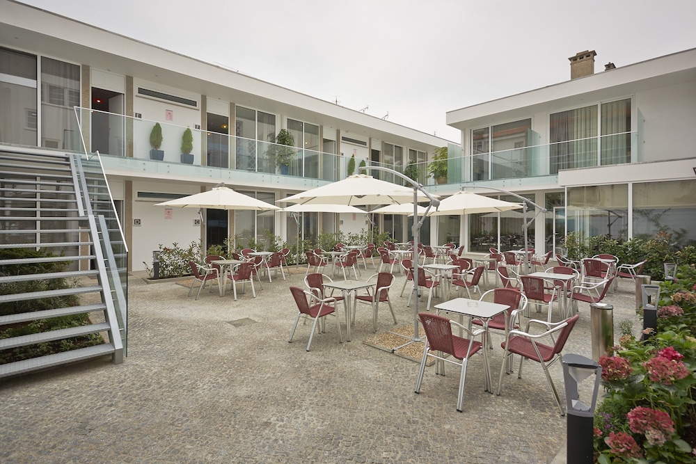 Welcome In - Suites & Hostel