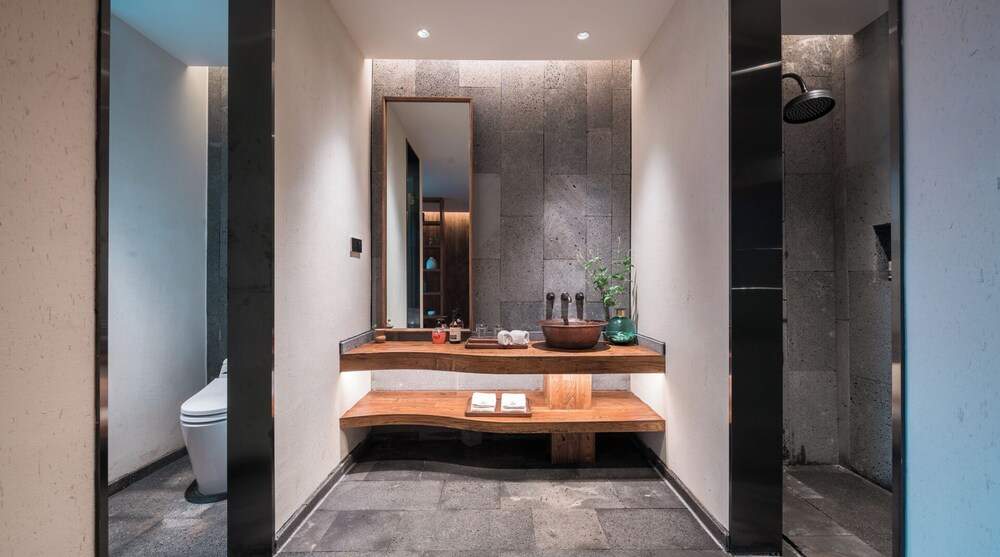 Tengchong Budu Hot Spring Resort Hotel
