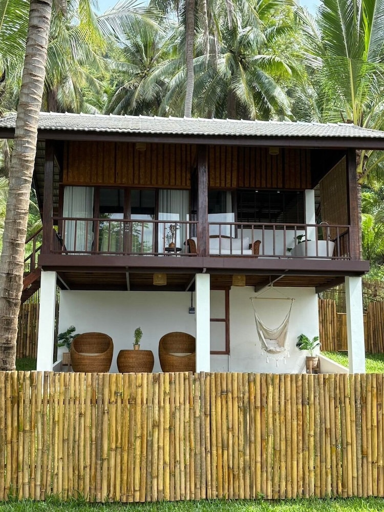 Baan Lhong View Lay