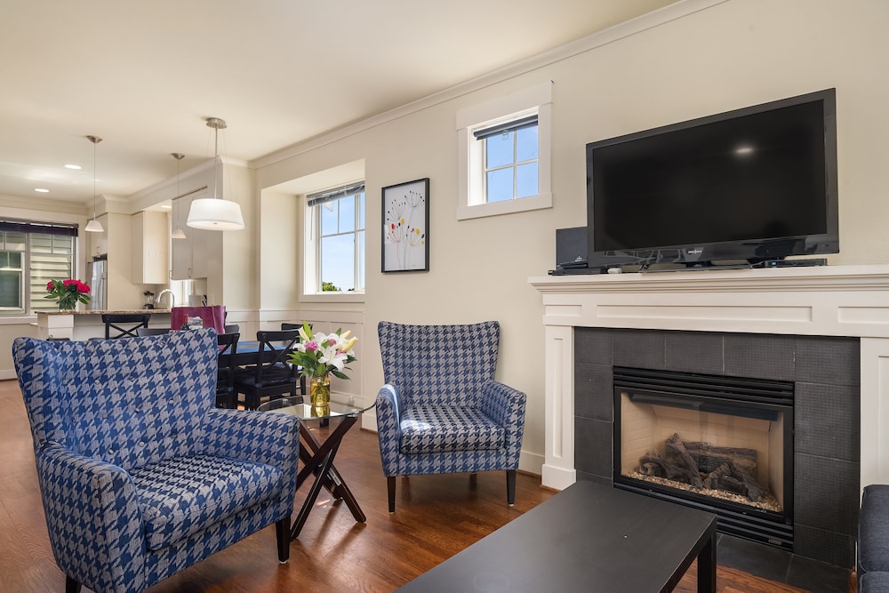 Seattle Vacation Home: The Parsonage