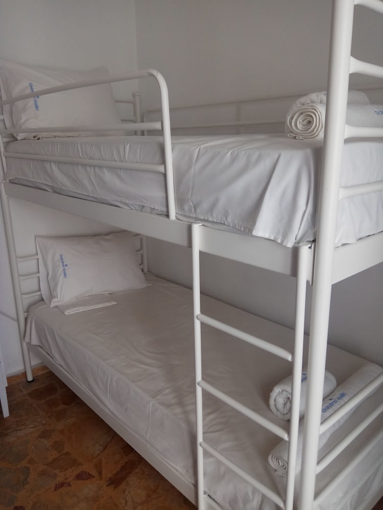 Grandma Vasiliki Rooms To Let