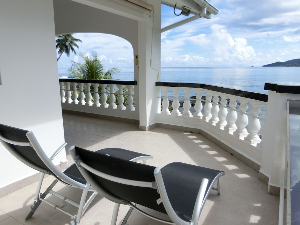 The Drake Seaside Apartment