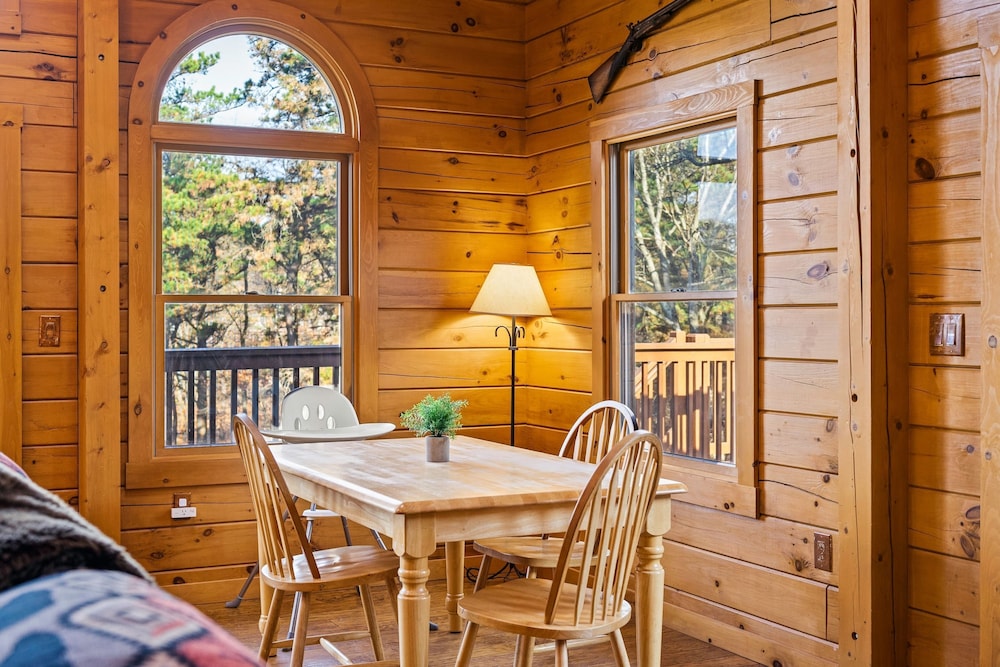 Deer Haven Cabin by Avantstay Waterfront Dock Firepit