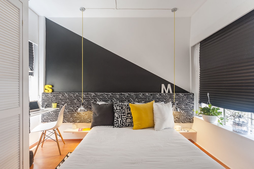 Black & White Apartment photo 2