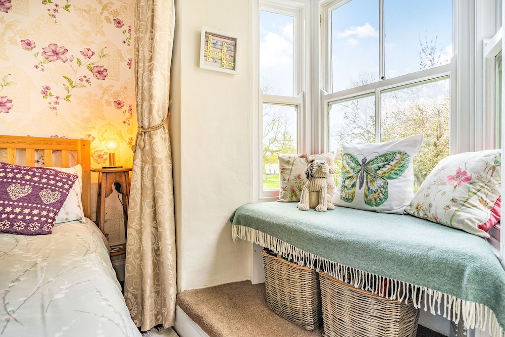 Wayside Cottage view 4