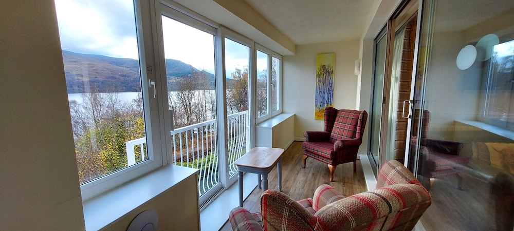 Loch Rannoch Highland Club Pine Marten Lodge 07