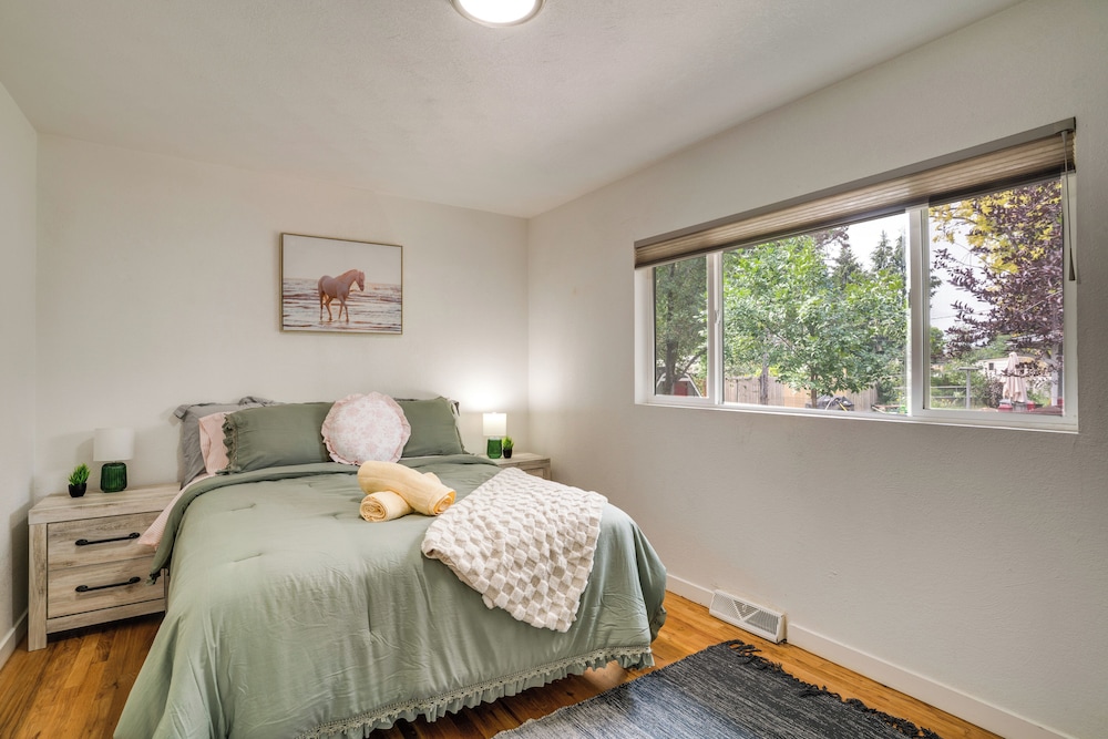 Game Room & Fire Pit: Family-friendly Loveland Gem