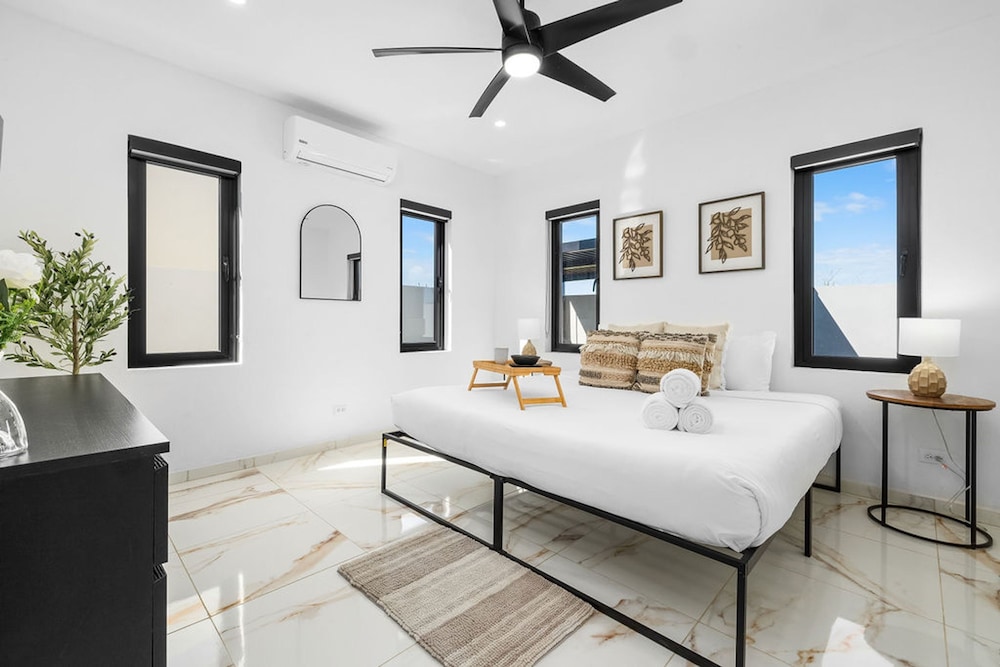 La Perla 2br2ba Home w Private Pool Patio BBQ