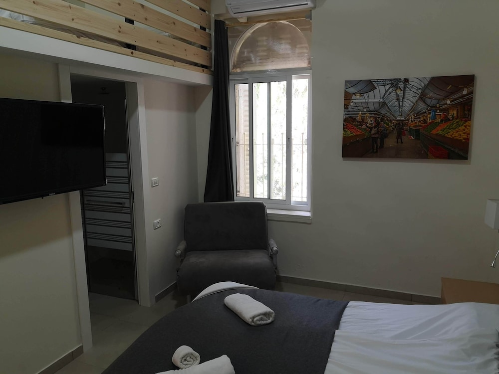 Allenby 2 Bed & Breakfast