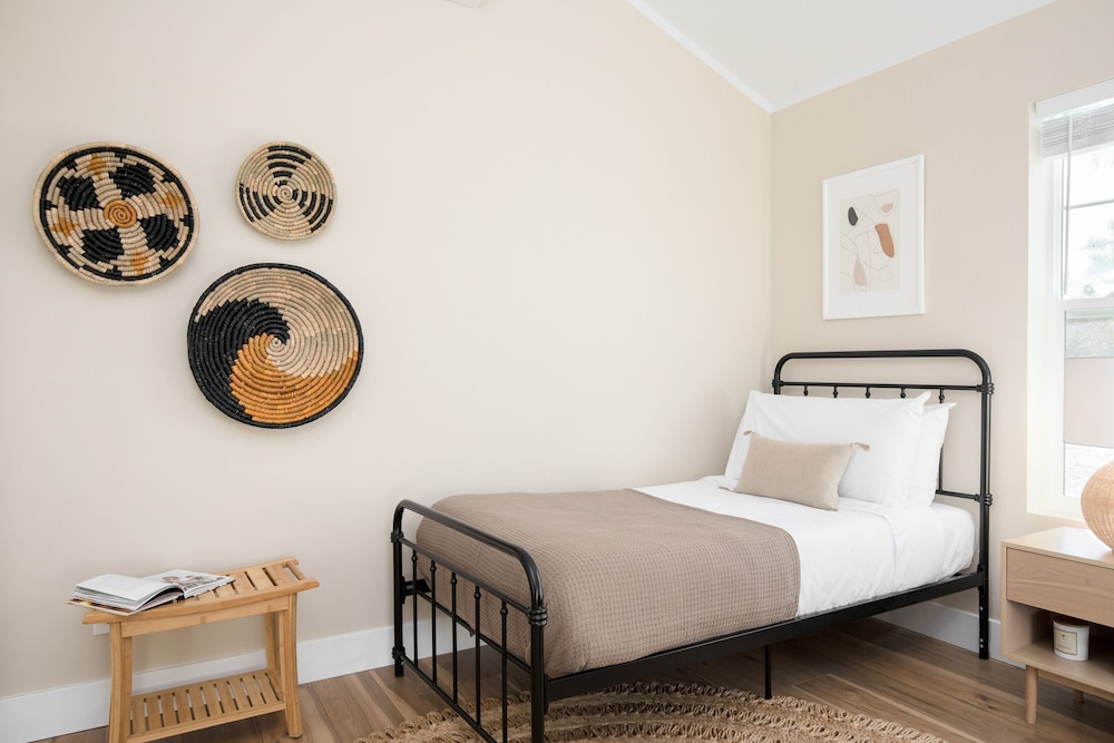 Chuckwalla by Avantstay Joshua Tree Haven w Hot Tub Modern Interior