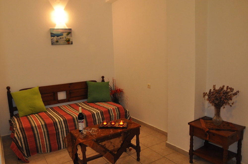Haris Apartments
