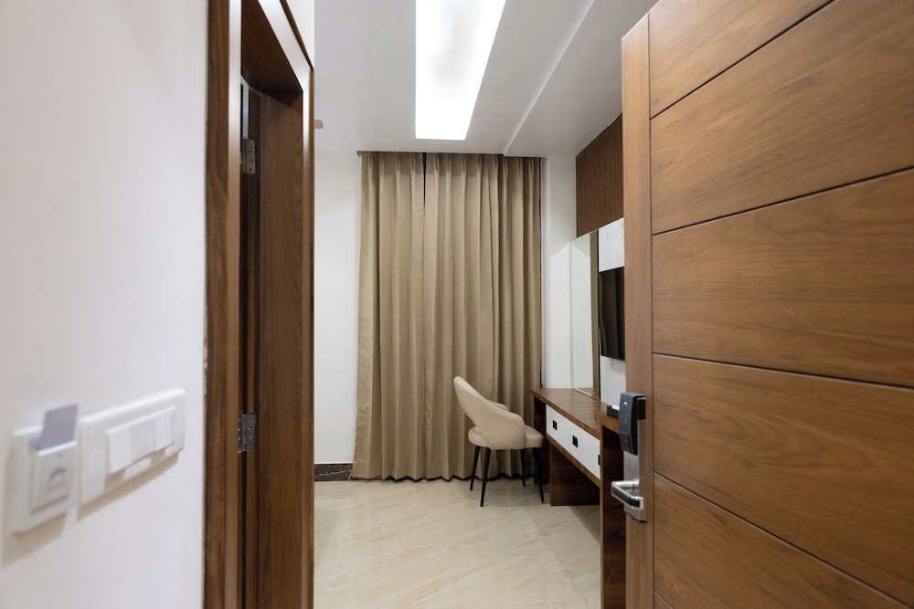 Sitharth Hotel