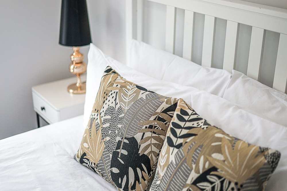 StayAU Fresh Modern 5BR Retreat Netflix in Berwick