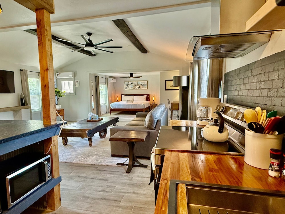 Comfortable Studio With Modern Touches 9A