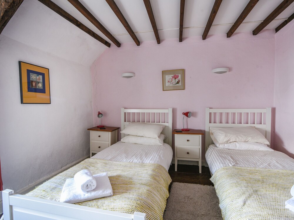 Old Cross Cottage