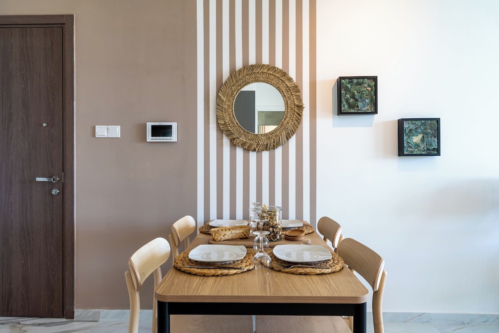 Ivory 1-BR Apt. & Balcony in Aradipou