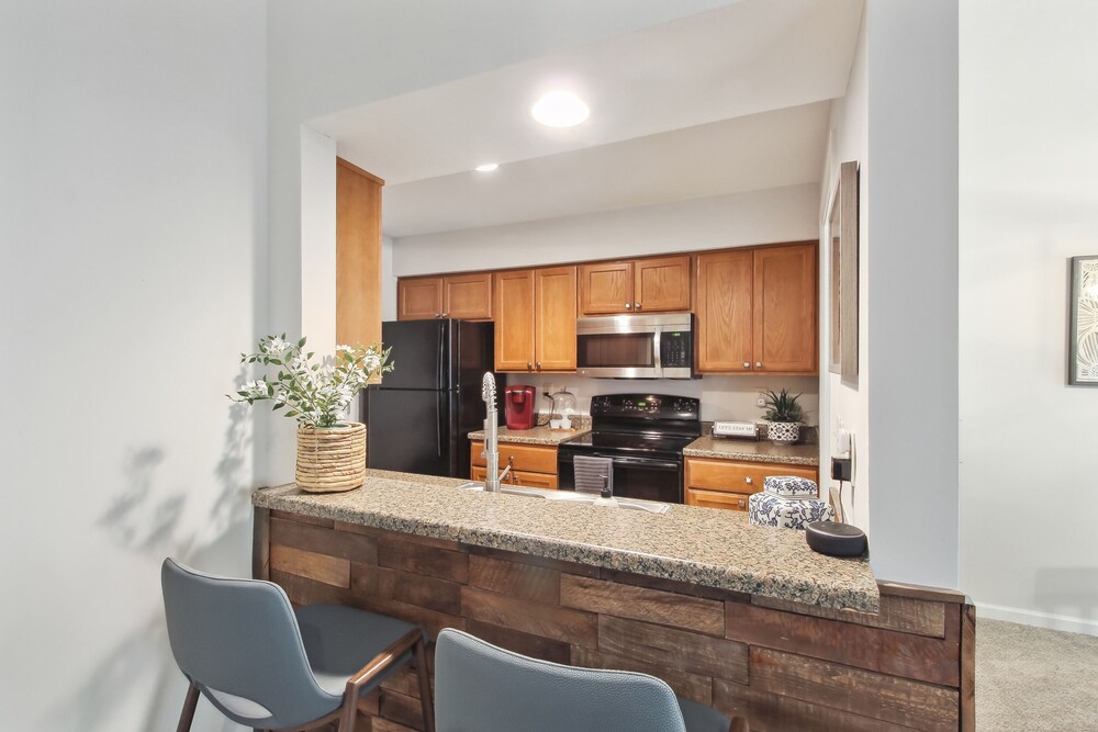Overland Park Condo, Close to Lakes Parks! - Property Image 1