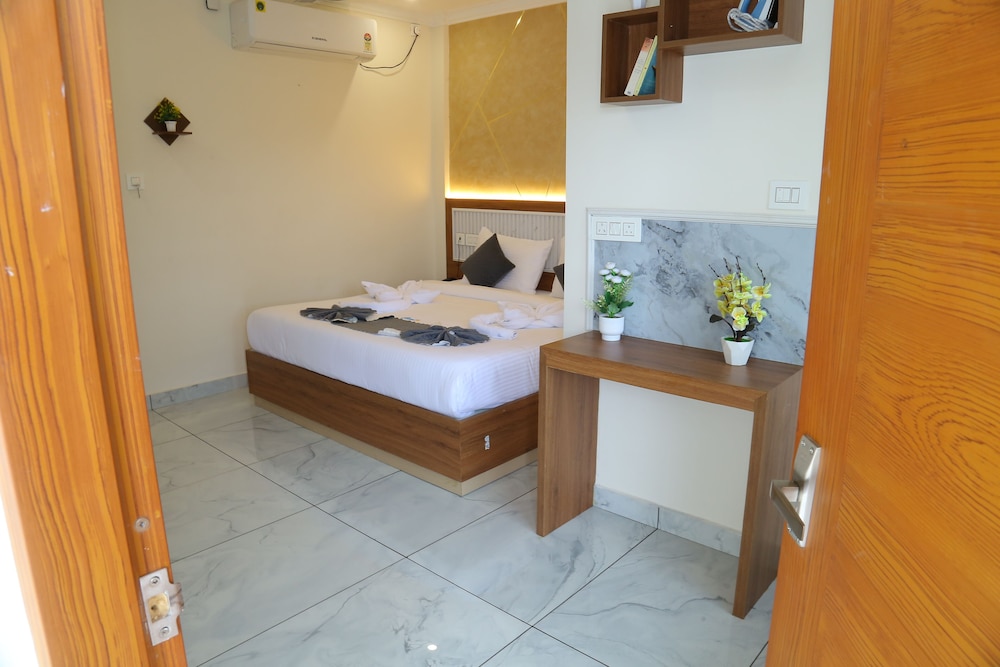 Cloud9 Airport Hotel