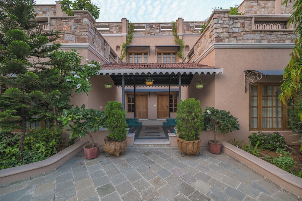 Niravi Jaipur