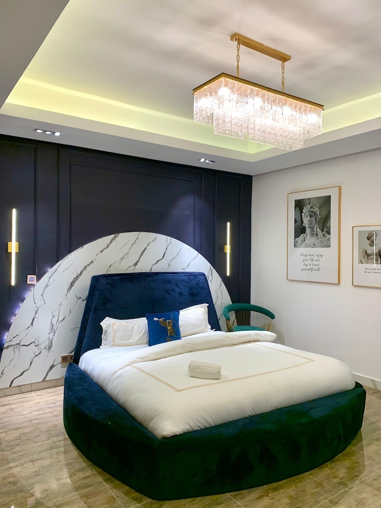 Sujimoto Residences
