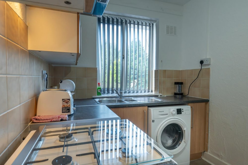 2-bedroom- Stoke-on-trent-sleeps 5-petsok