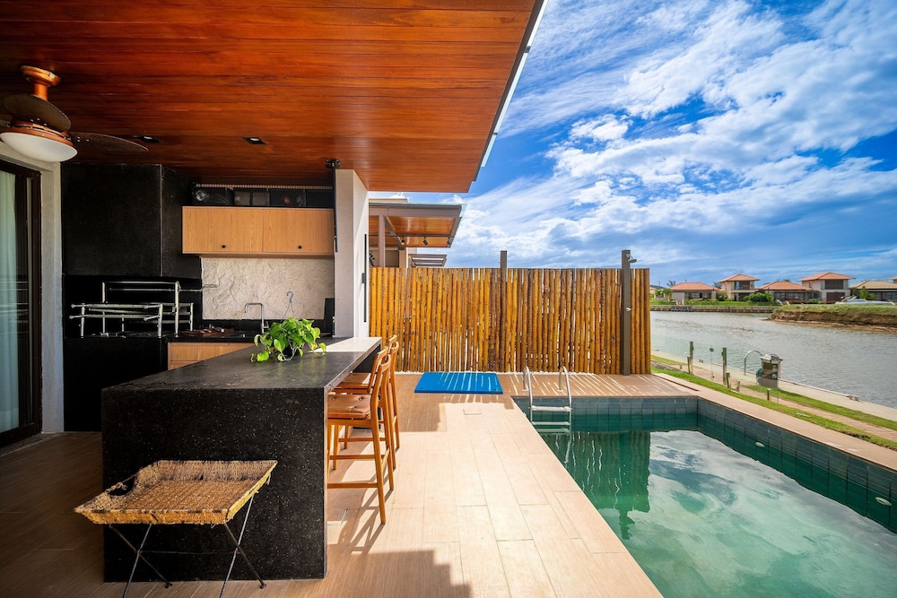 Bz14 Casa piscina e píer de Jet no Canal