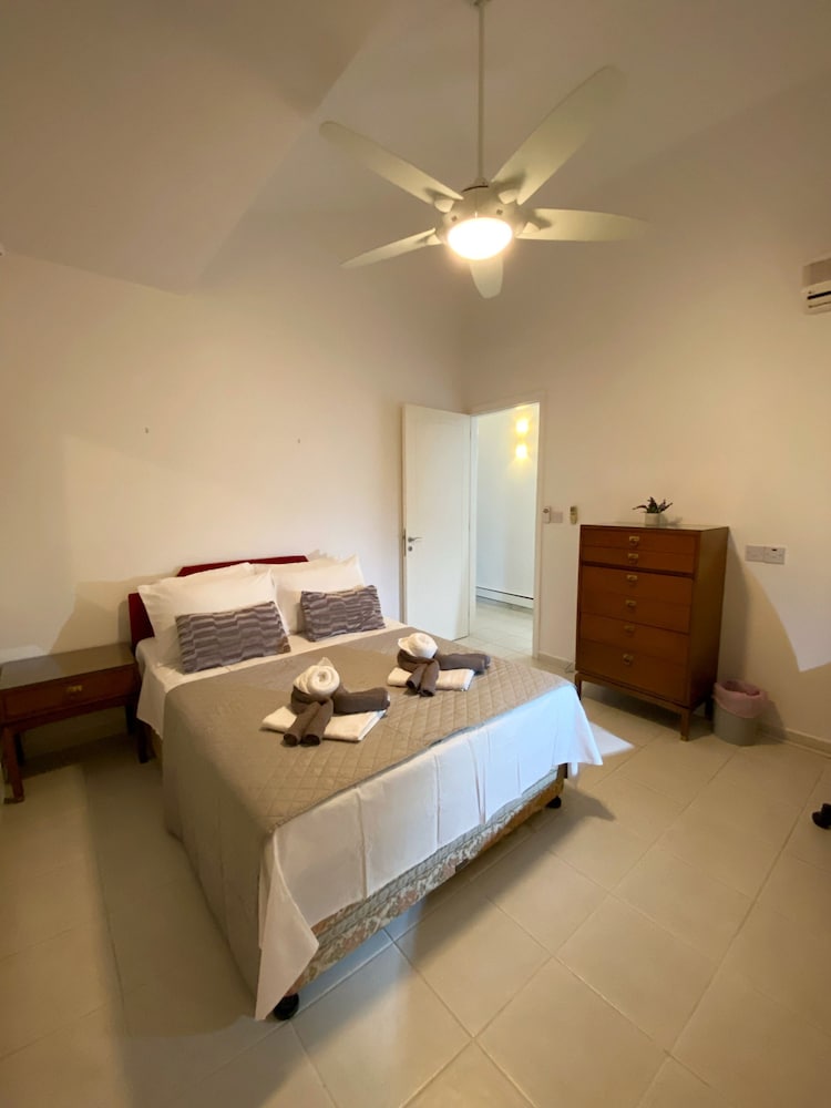 102 PAP - Stay Helios House