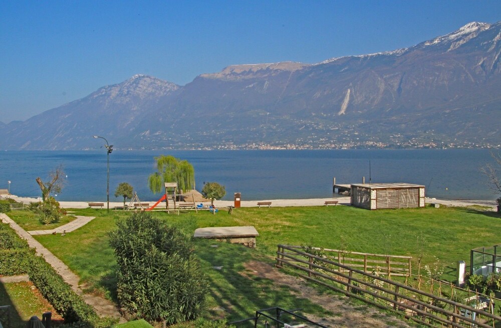 Holideal Campione Beach House view 4