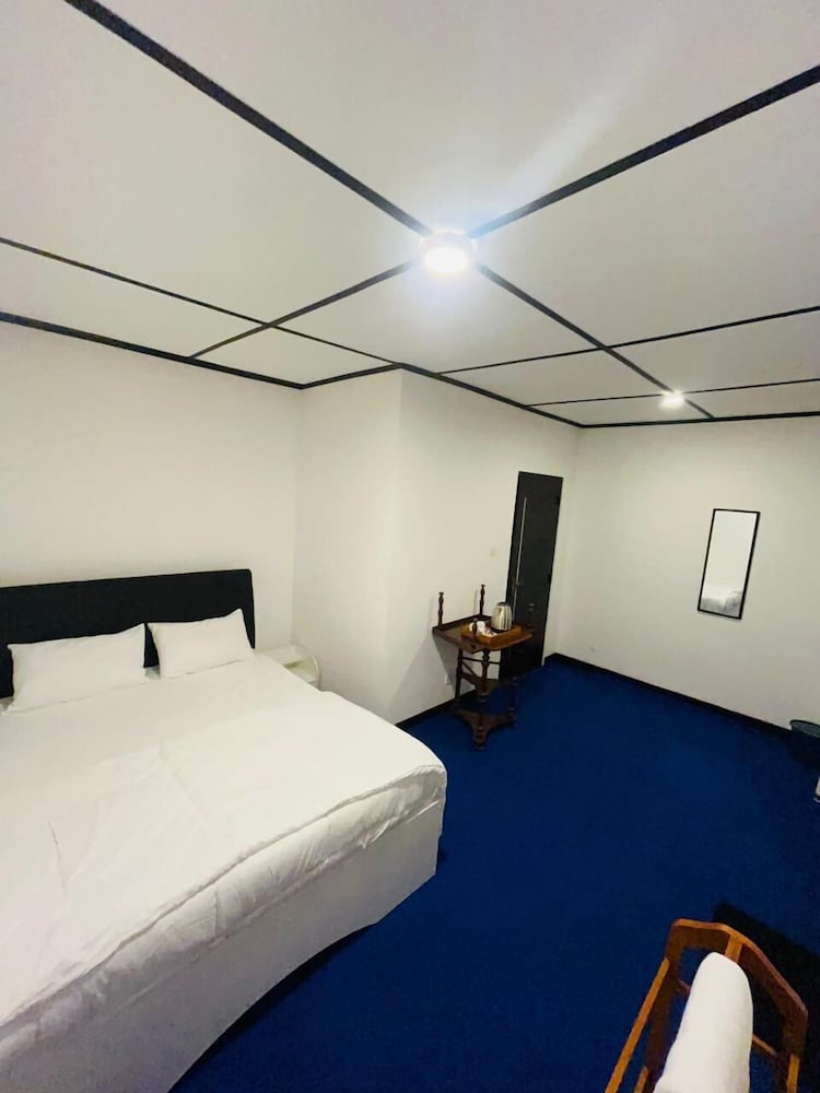 The Crowns Lodge