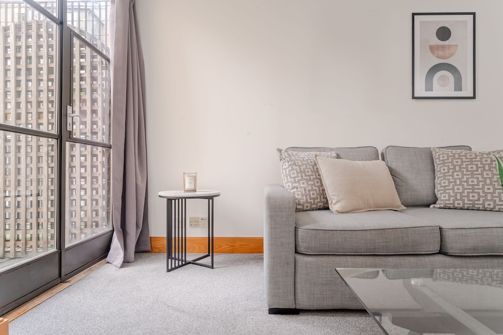Holborn Penthouse Apartment with Terrace