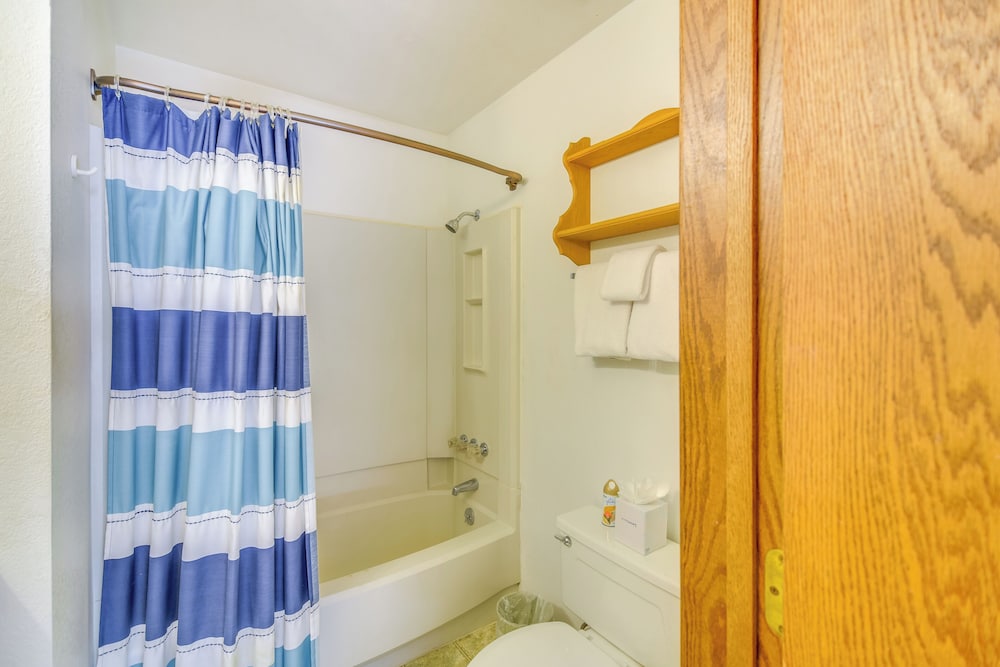 Pool + Hot Tub Access: Condo in Winter Park!