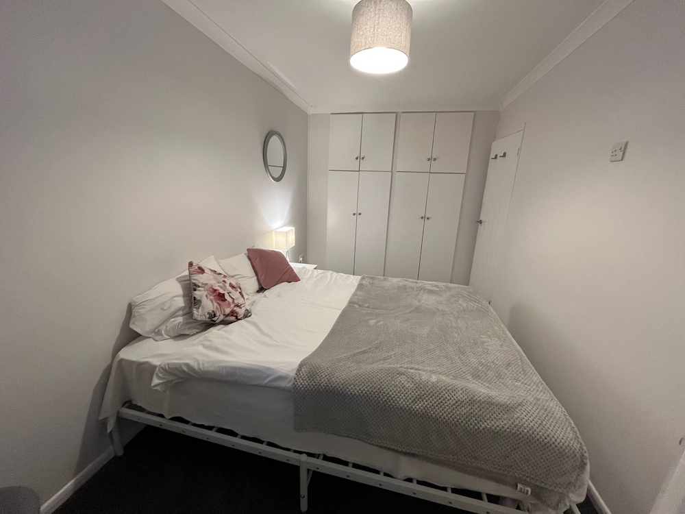 Seaside Haven Retreat - 2 Bedroom Apartment