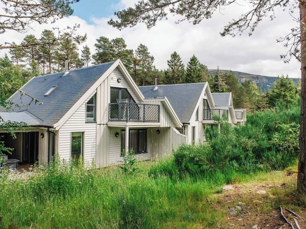 Golden Eagle Lodge