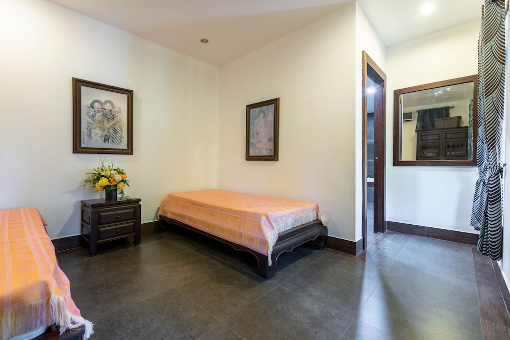 Bali Style Mansion In Great Location HG view 5