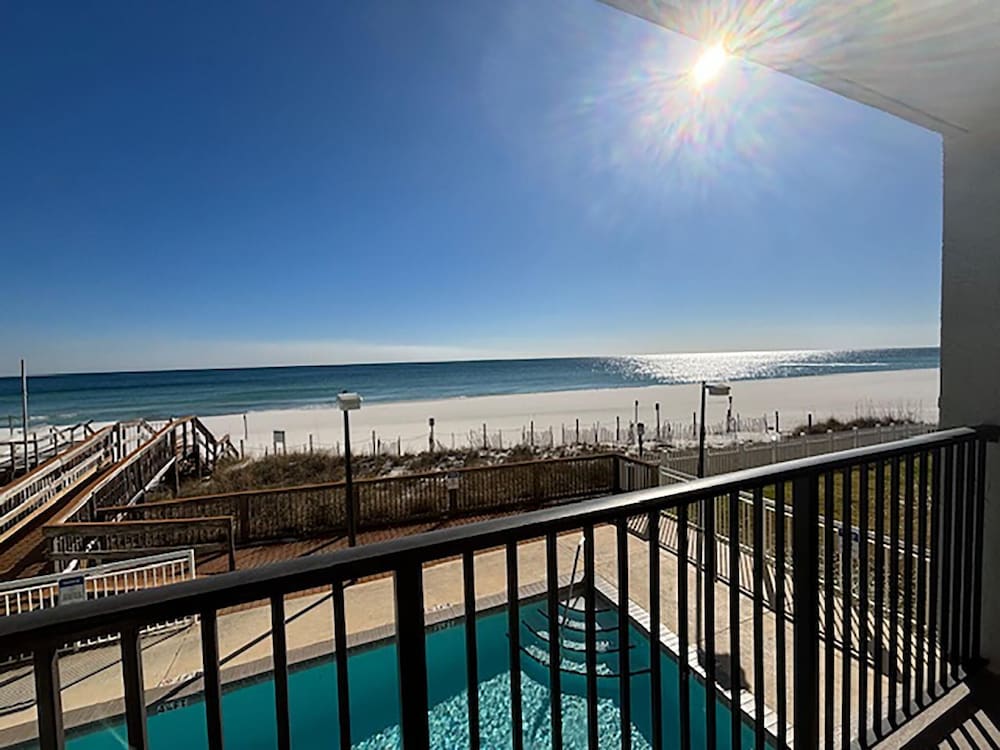 Ocean Breeze East 201