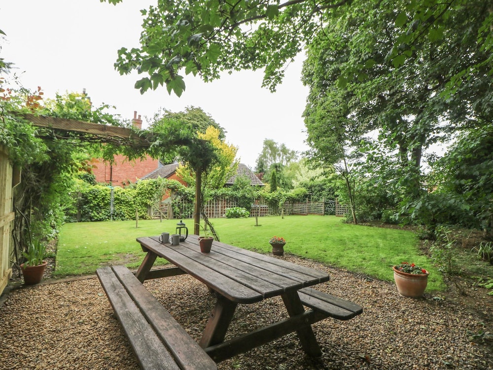 Lansdowne Lodge